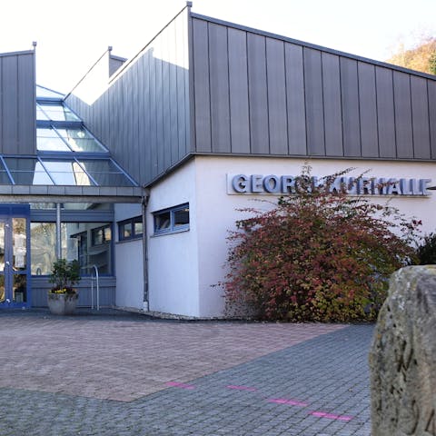 Georgi-Halle
