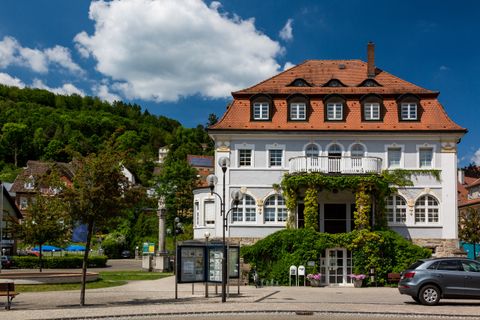 Altes Rathaus im Sommer