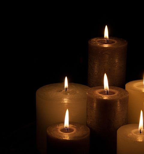 Kerzen zum Volkstrauertag